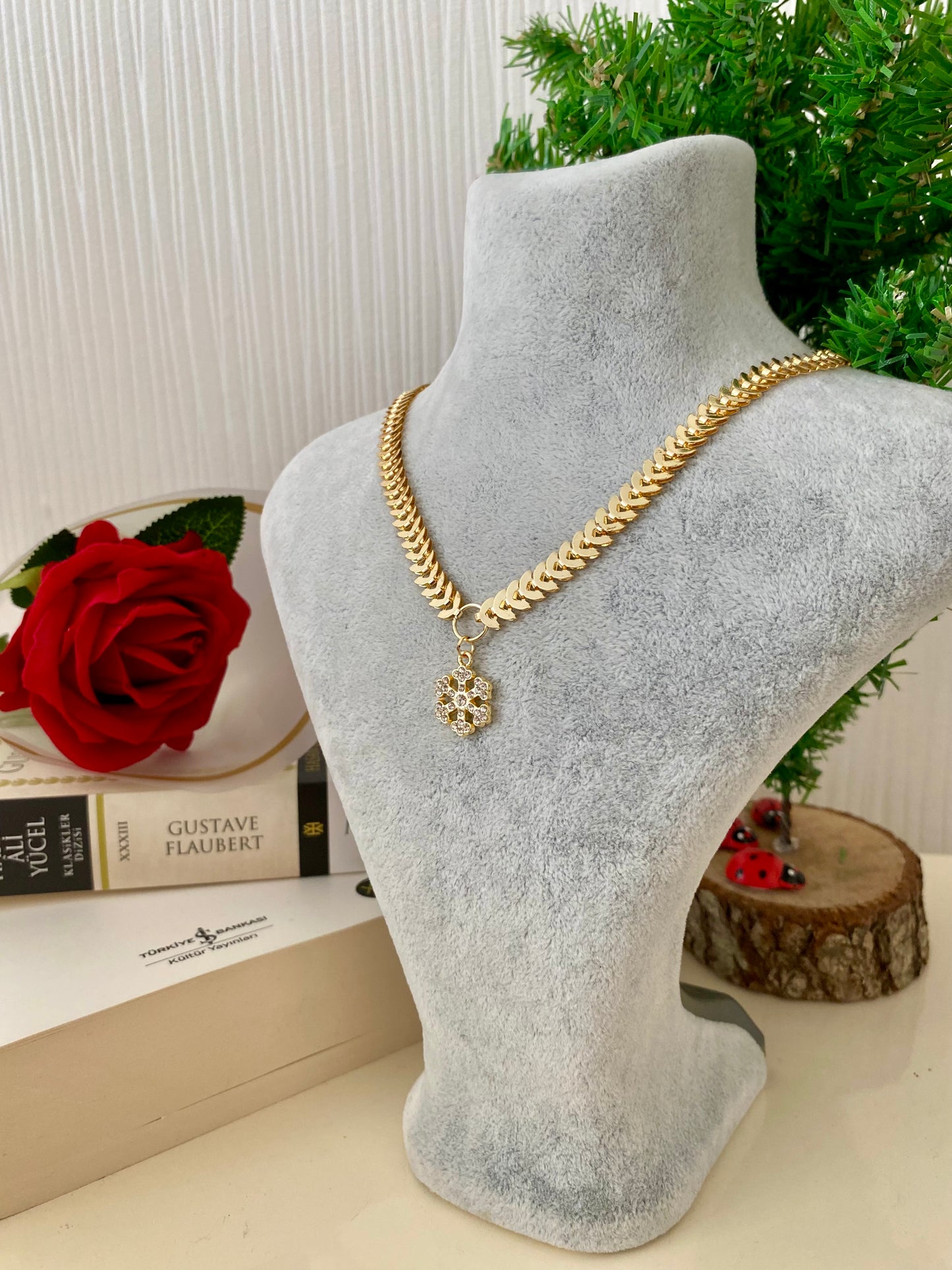 Çavuş Zincir Taşlı Kar Tanesi Kolye