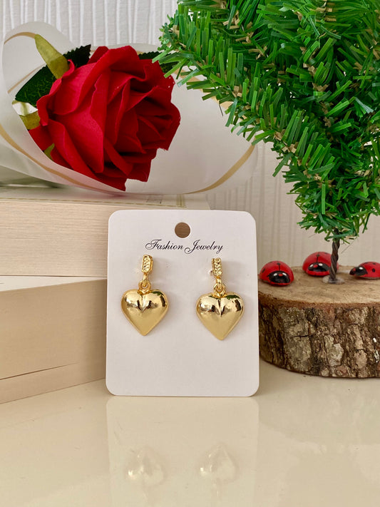 Altın Renk Sallanan Kalp Küpe