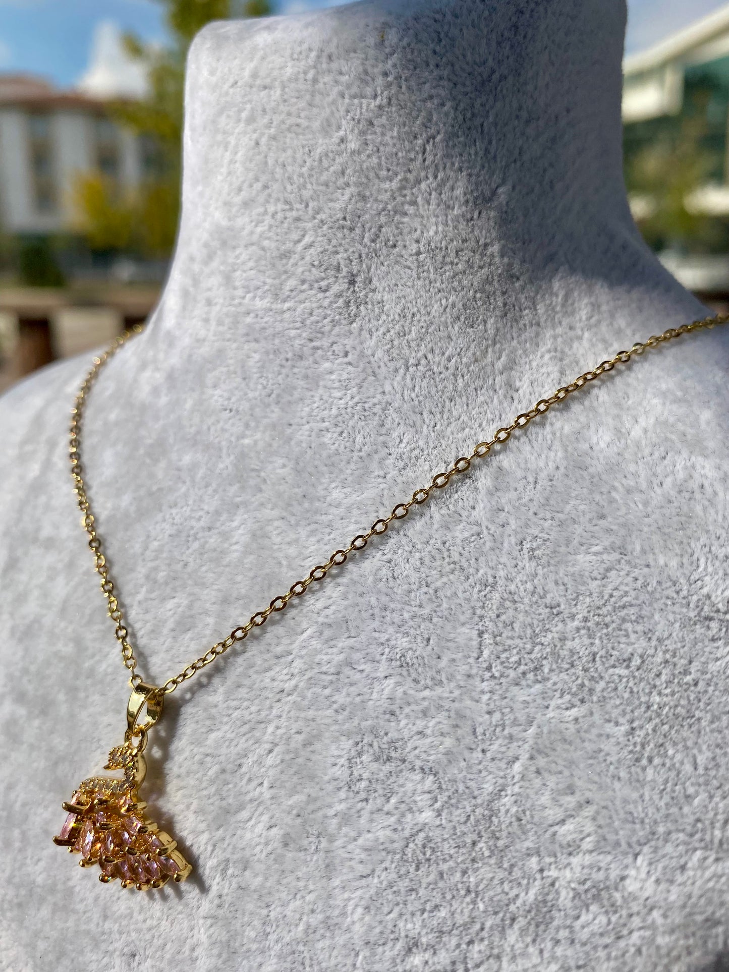 Çelik Pembe Kuğu Kolye